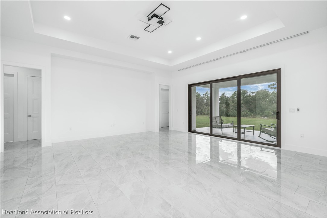 5817 Columbus Boulevard