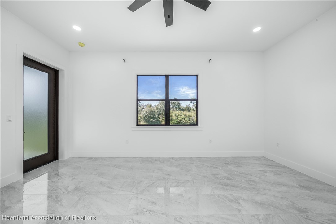 5817 Columbus Boulevard