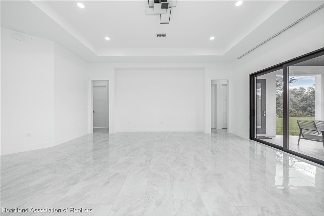 5817 Columbus Boulevard