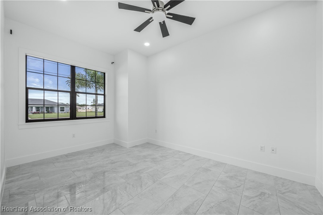 5817 Columbus Boulevard