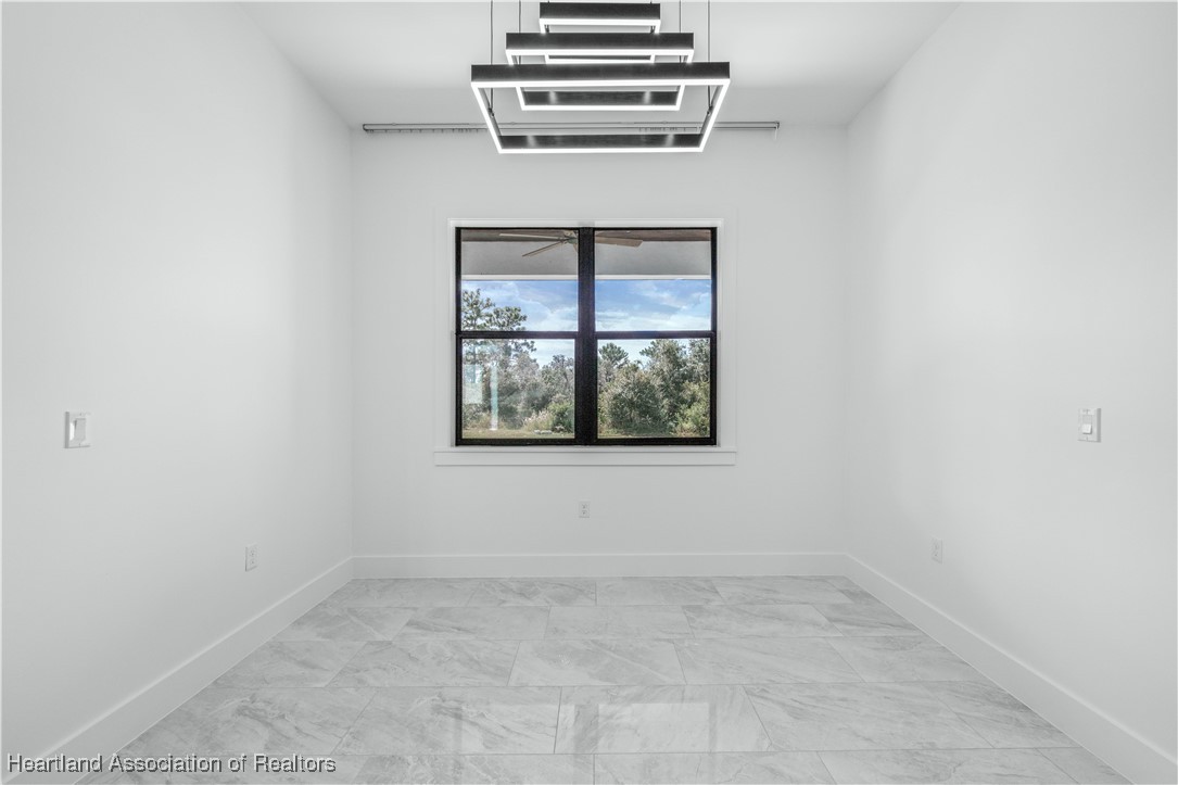 5817 Columbus Boulevard