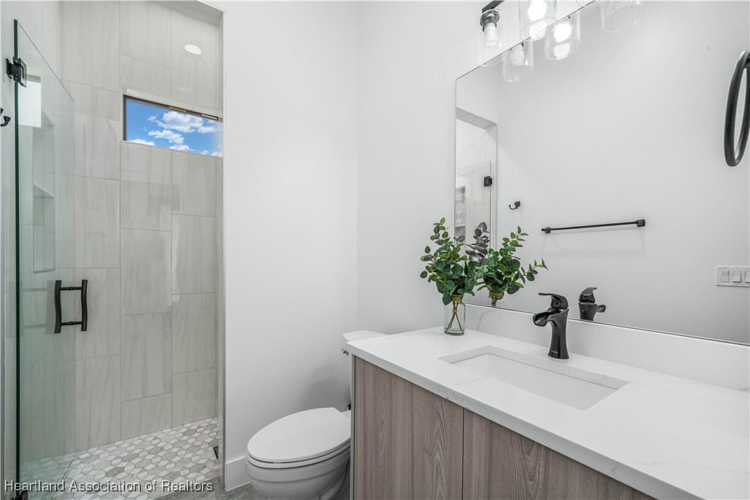 5817 Columbus Boulevard