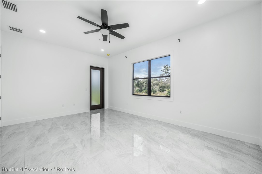 5817 Columbus Boulevard