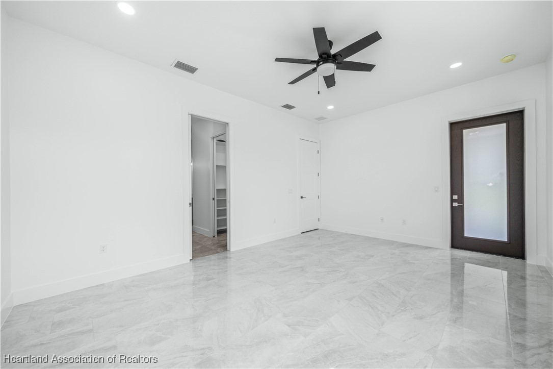 5817 Columbus Boulevard