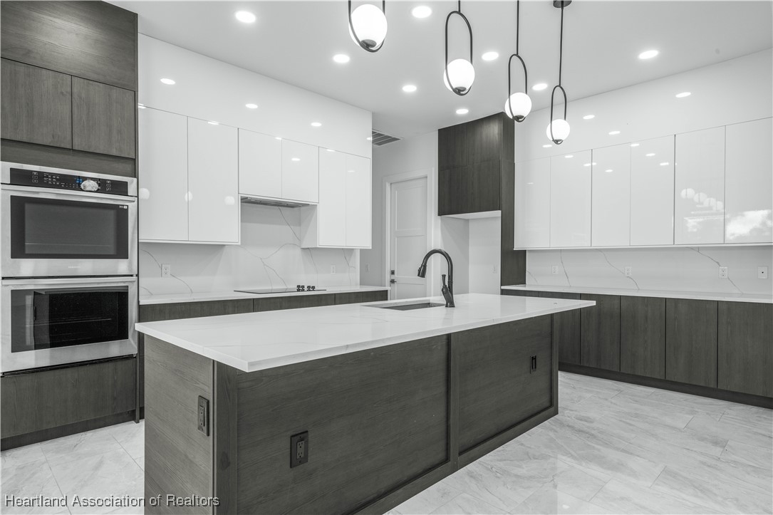 5817 Columbus Boulevard