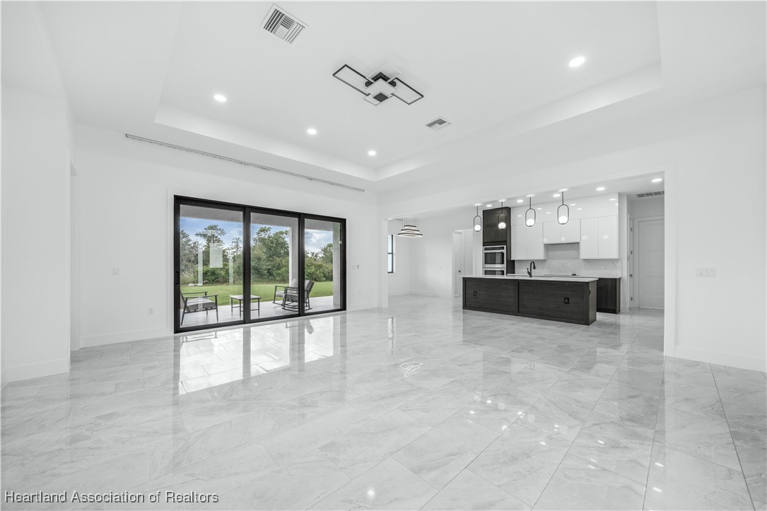 5817 Columbus Boulevard