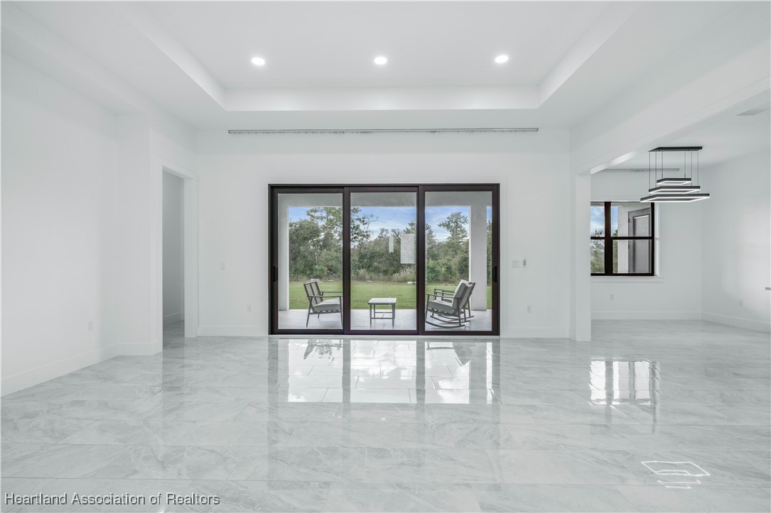 5817 Columbus Boulevard