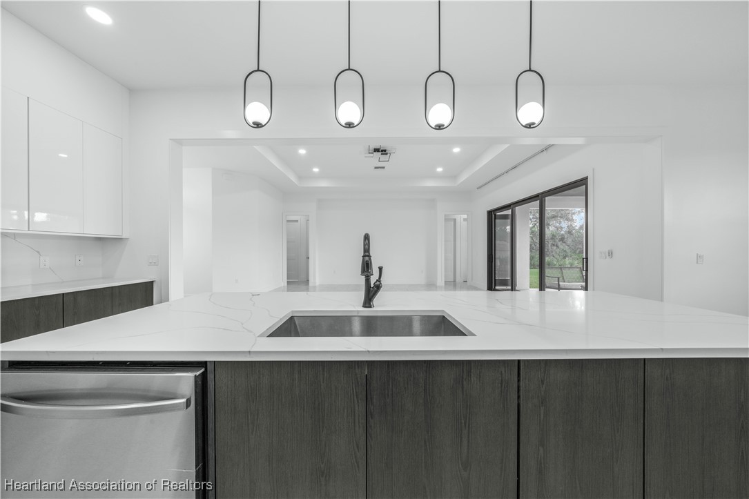 5817 Columbus Boulevard