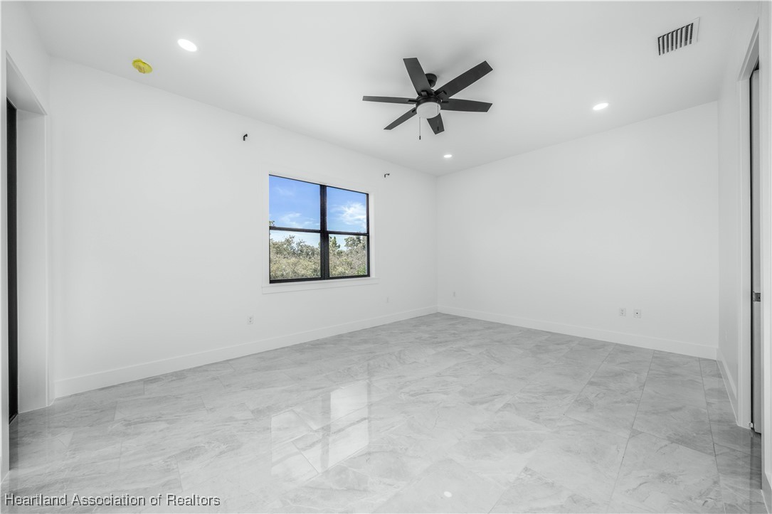 5817 Columbus Boulevard