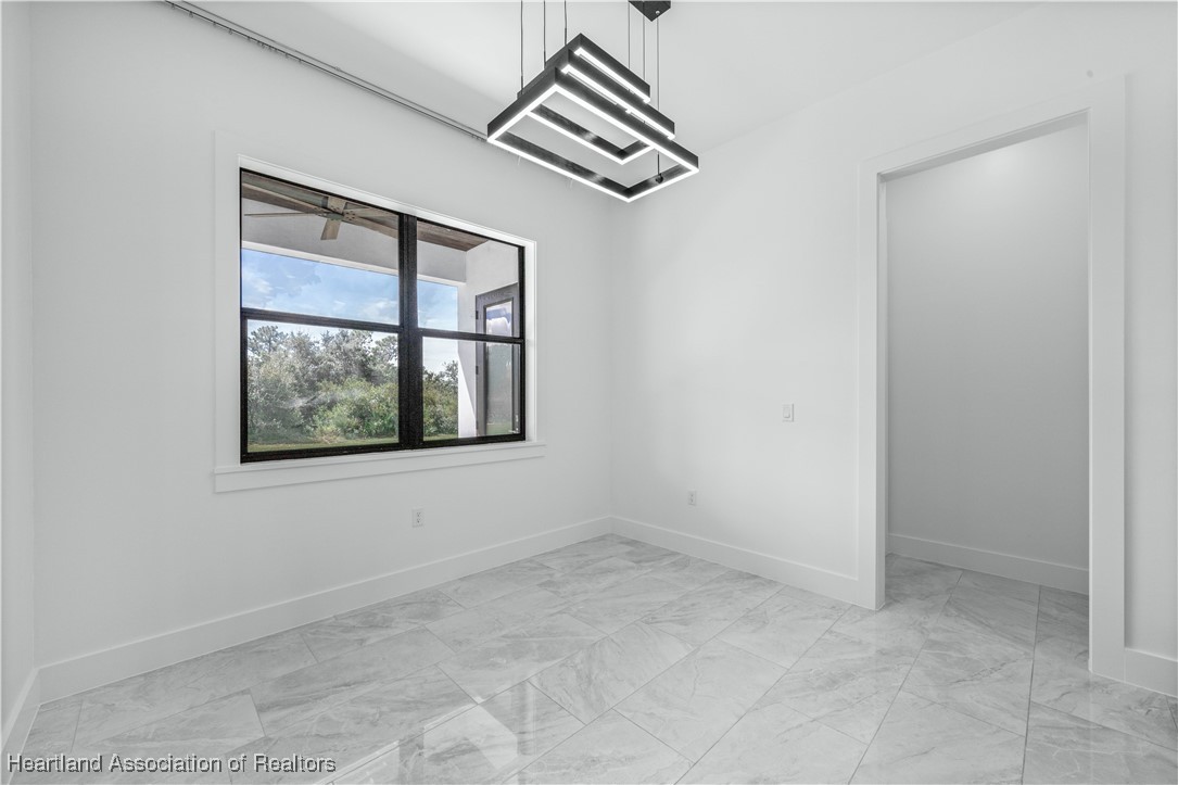 5817 Columbus Boulevard