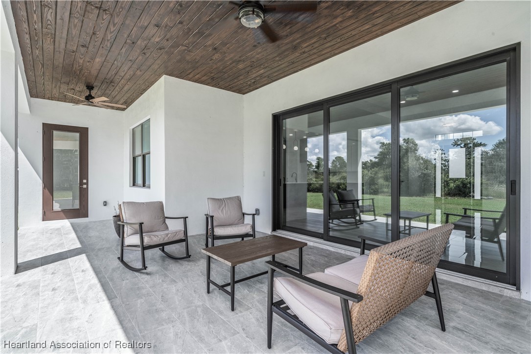 5817 Columbus Boulevard