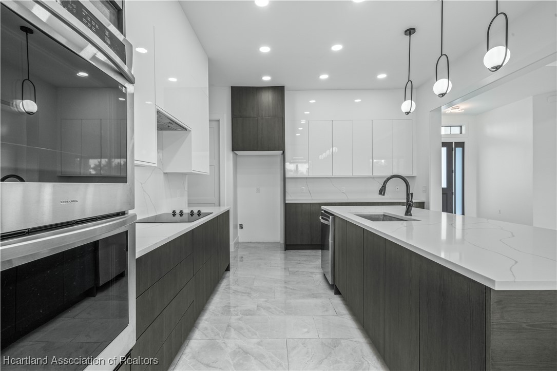 5817 Columbus Boulevard