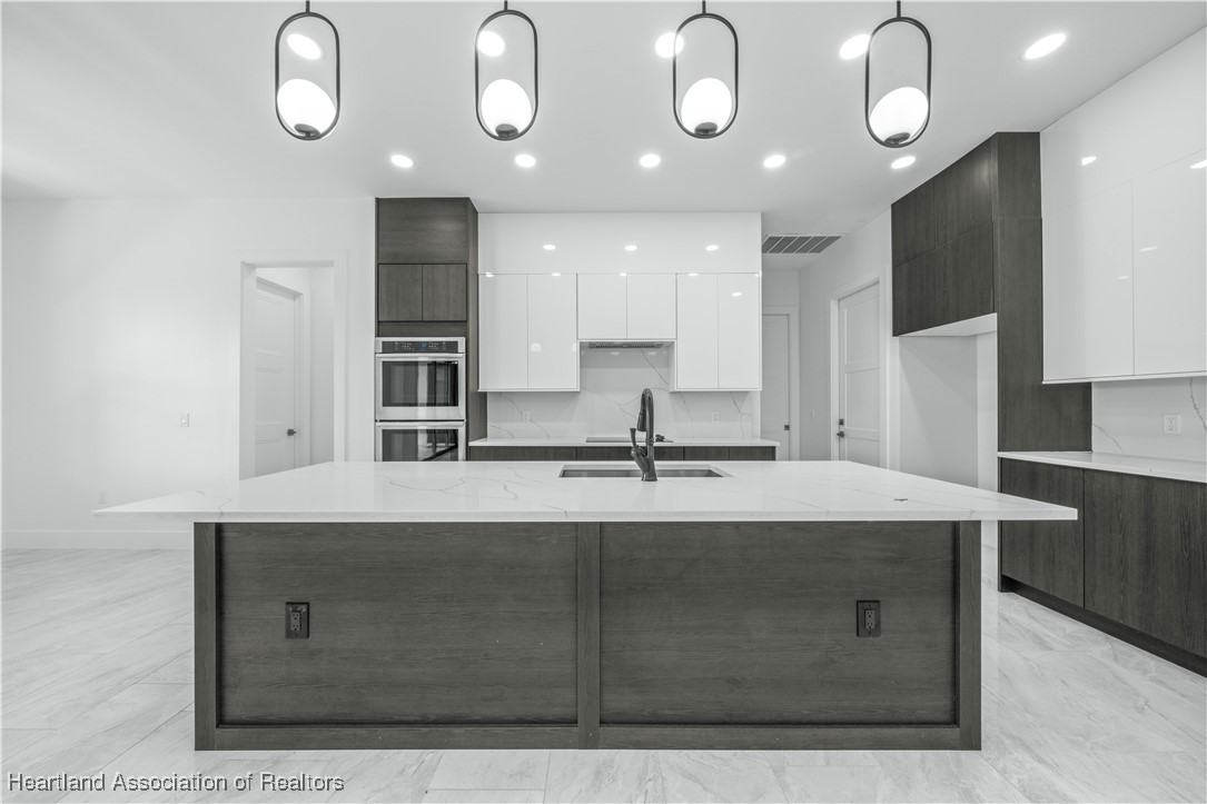 5817 Columbus Boulevard