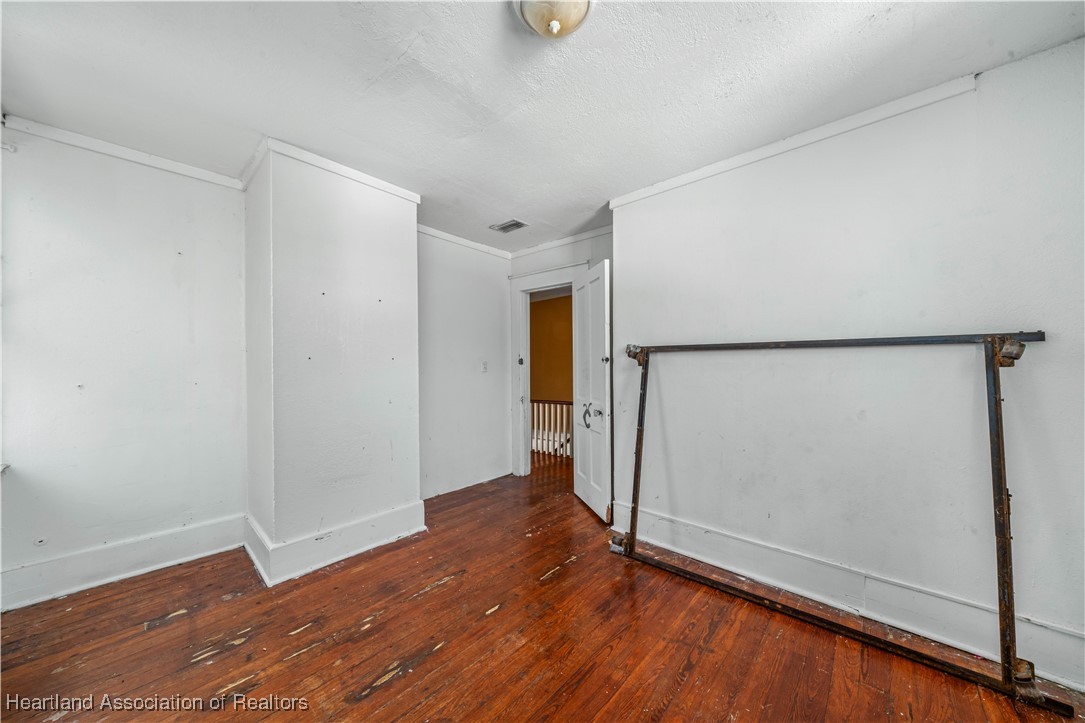 22 W Lagrande Street