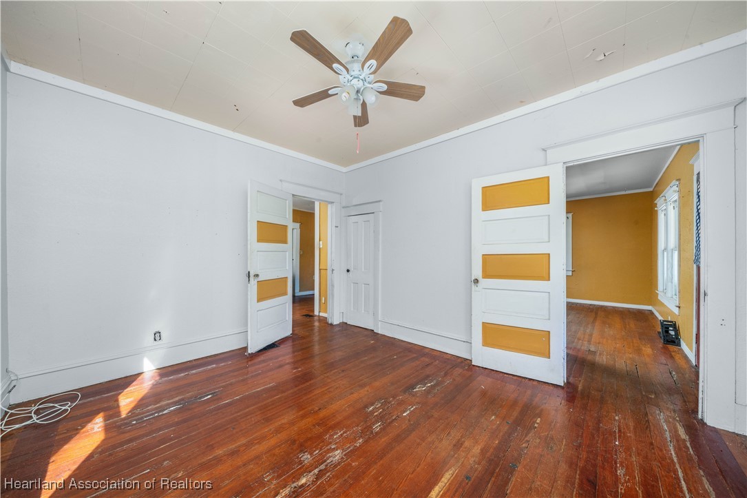 22 W Lagrande Street