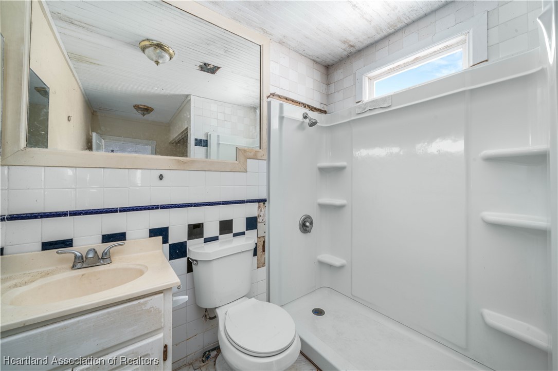 22 W Lagrande Street