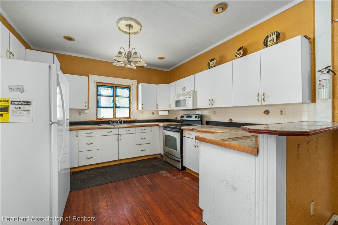 22 W Lagrande Street