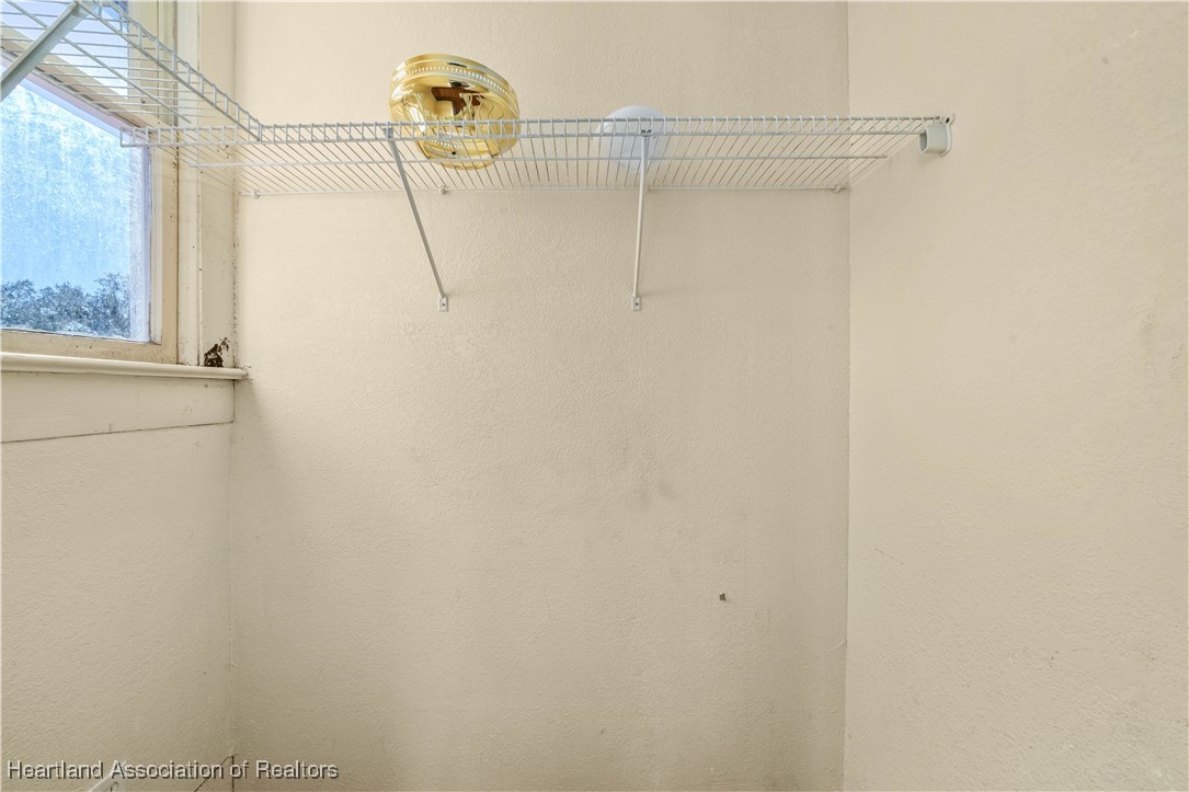 22 W Lagrande Street