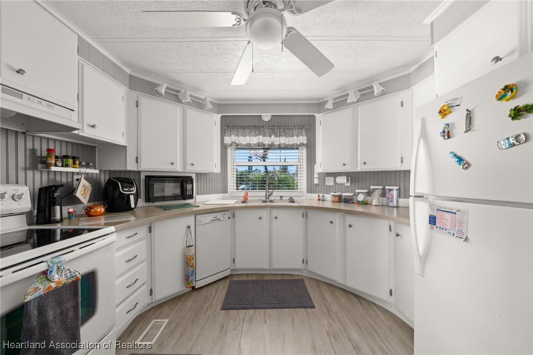 3352 Delaware Avenue