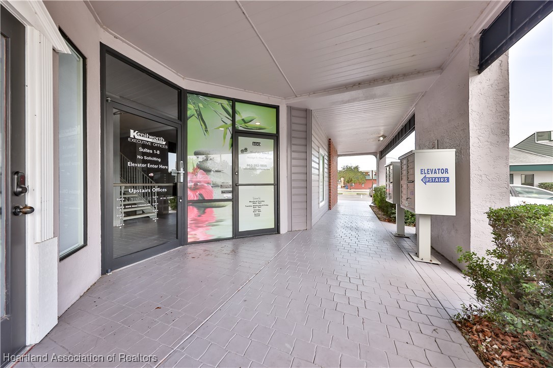 1570 Lakeview Drive 100