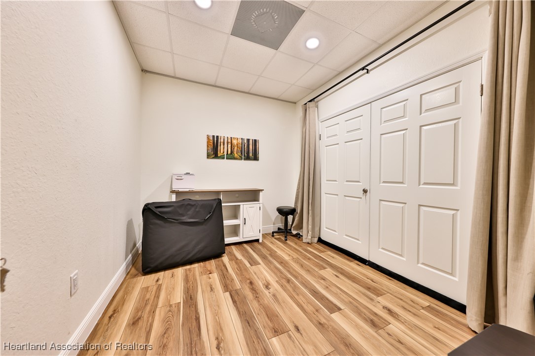 1570 Lakeview Drive 100