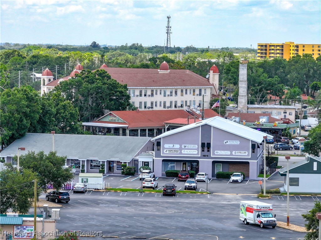 1570 Lakeview Drive 100