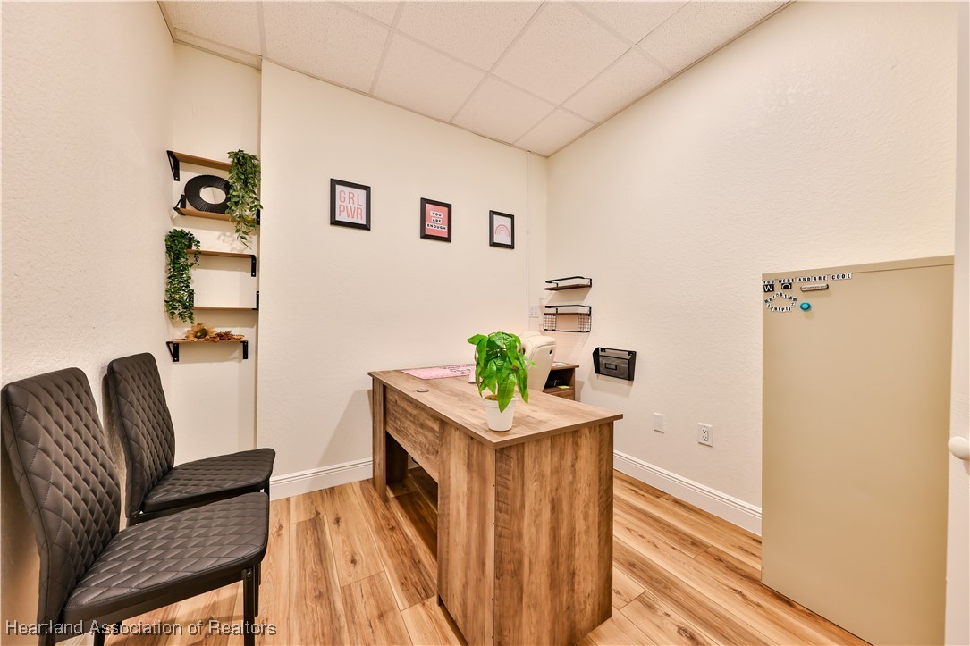 1570 Lakeview Drive 100