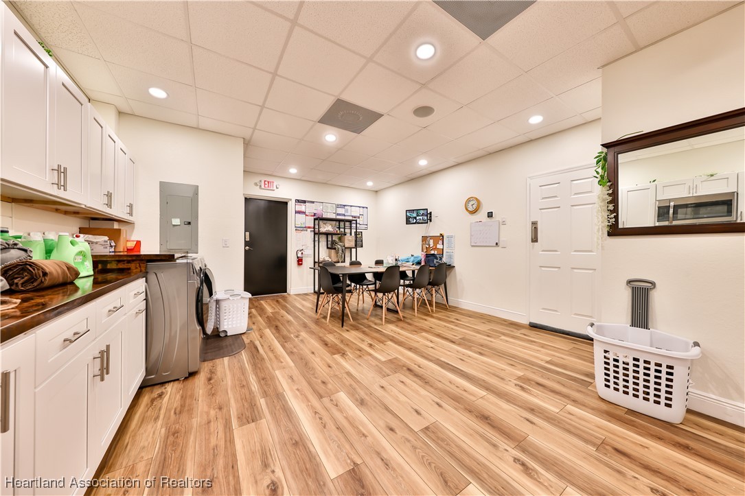 1570 Lakeview Drive 100