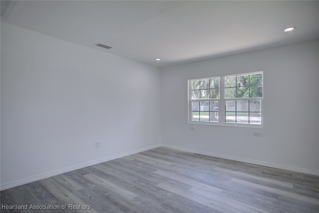 1816 Sandra Boulevard