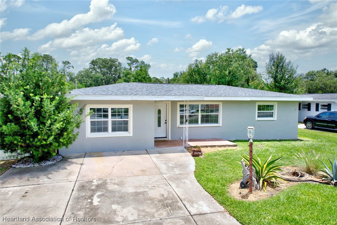 1816 Sandra Boulevard