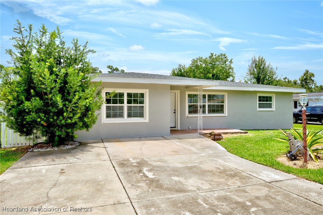 1816 Sandra Boulevard