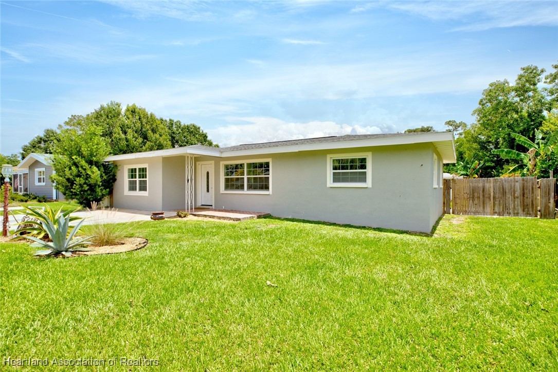 1816 Sandra Boulevard