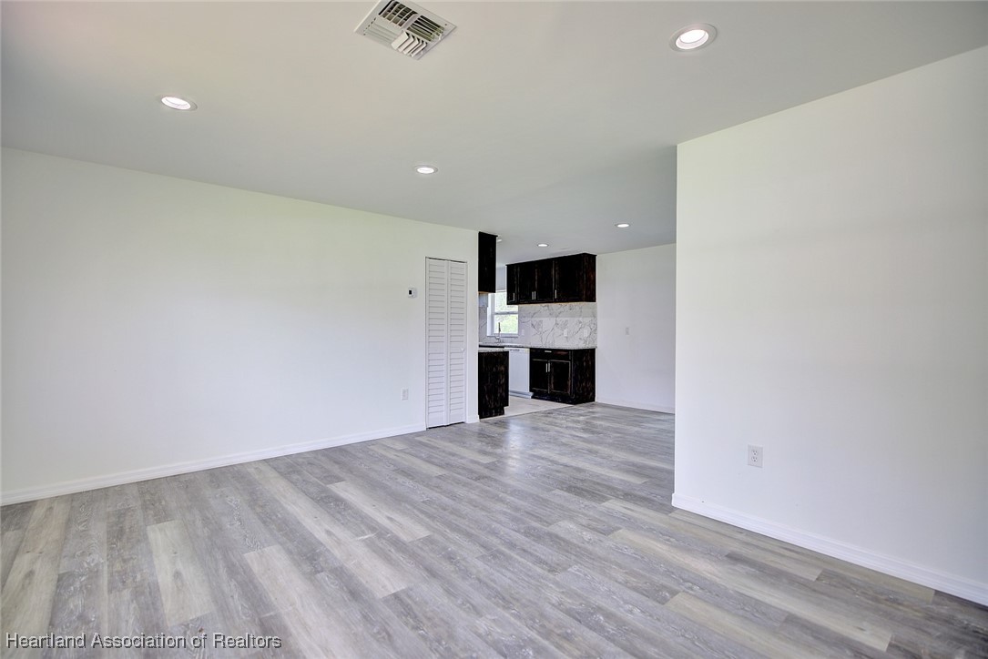 1816 Sandra Boulevard