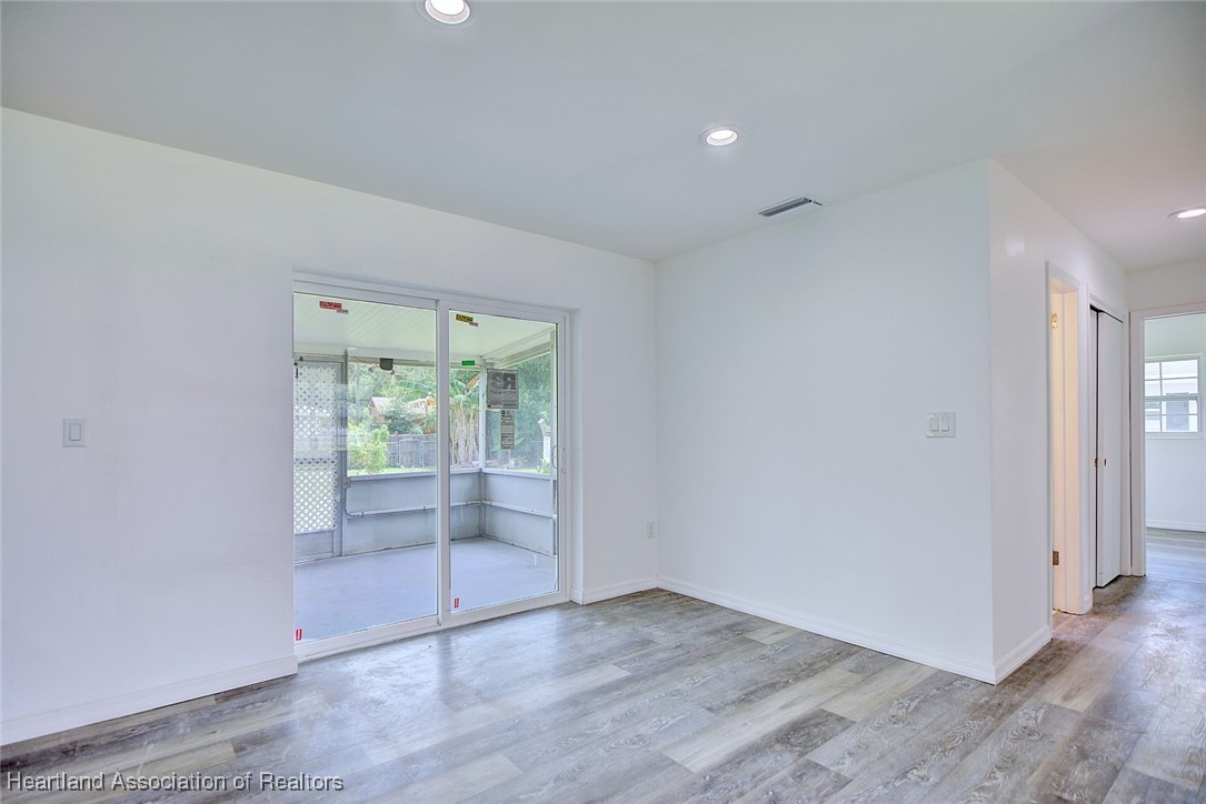 1816 Sandra Boulevard