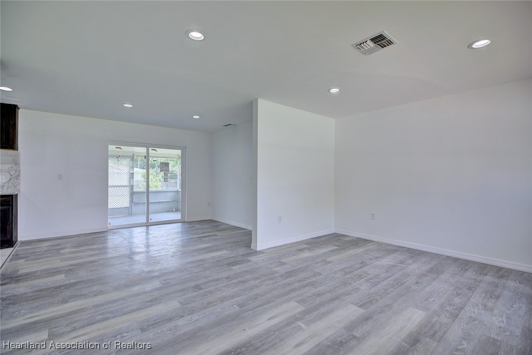 1816 Sandra Boulevard