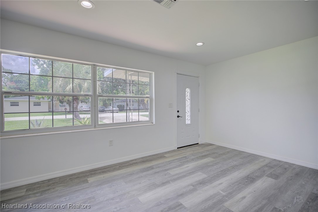 1816 Sandra Boulevard