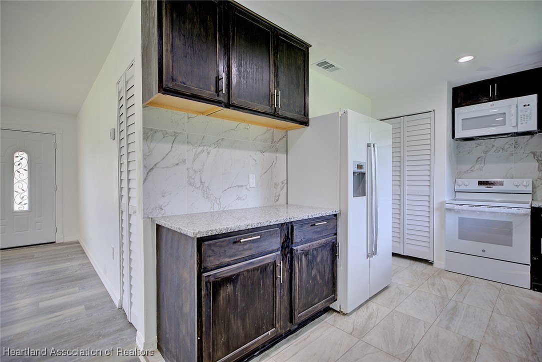 1816 Sandra Boulevard