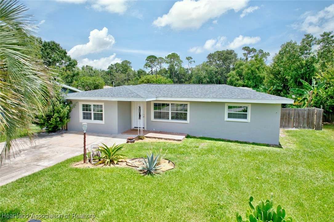 1816 Sandra Boulevard