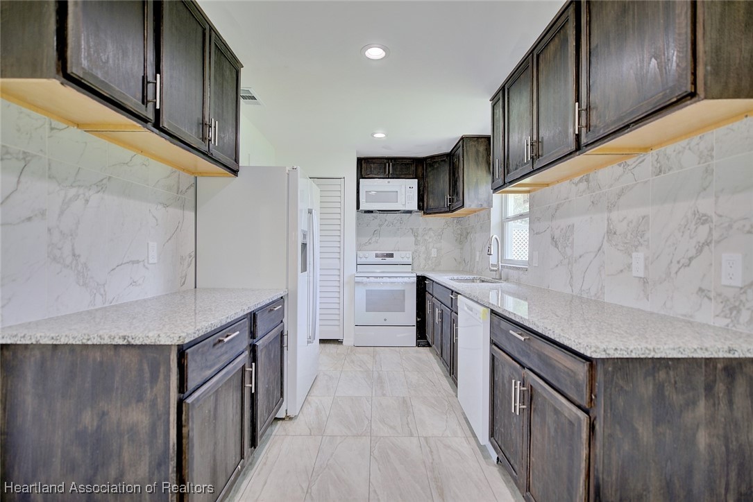 1816 Sandra Boulevard