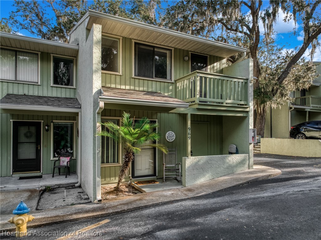 1561 Lakeview Drive 969