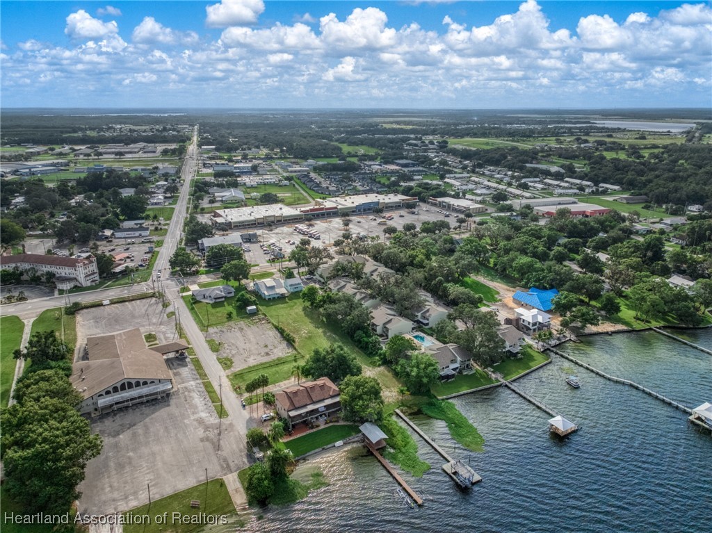 1561 Lakeview Drive 969