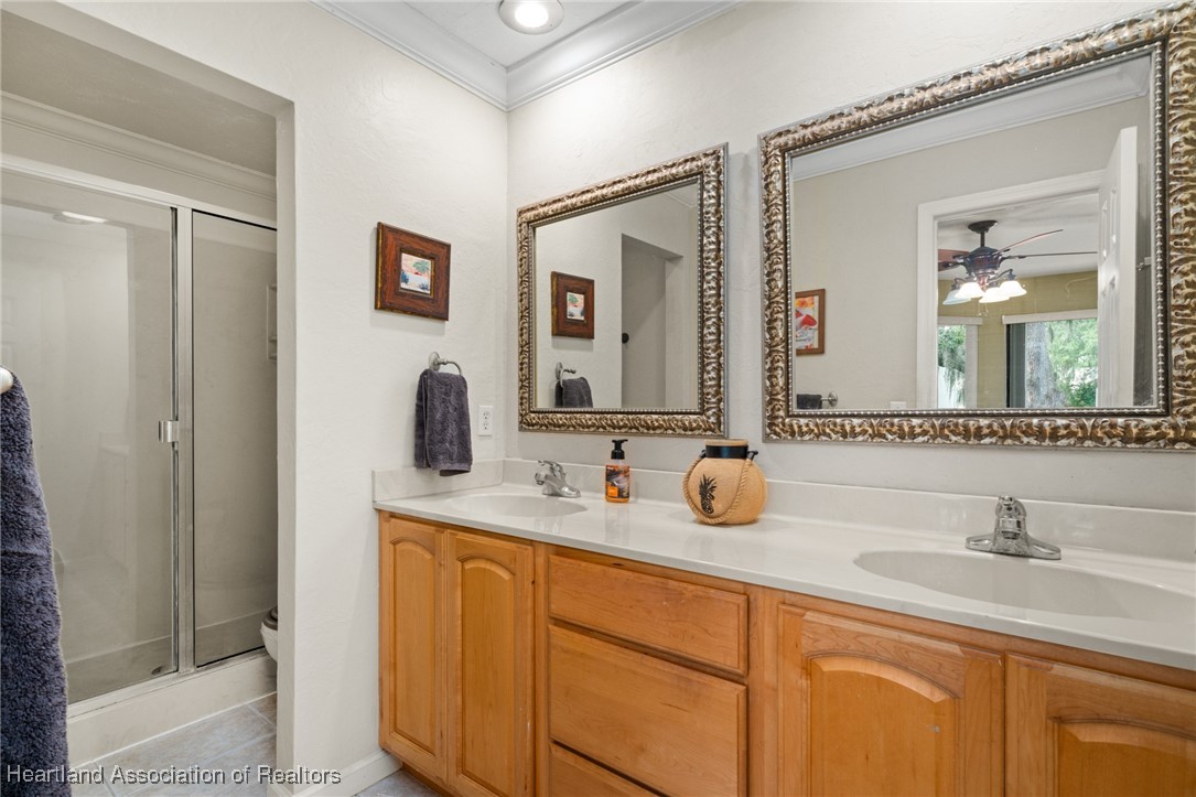 1561 Lakeview Drive 969