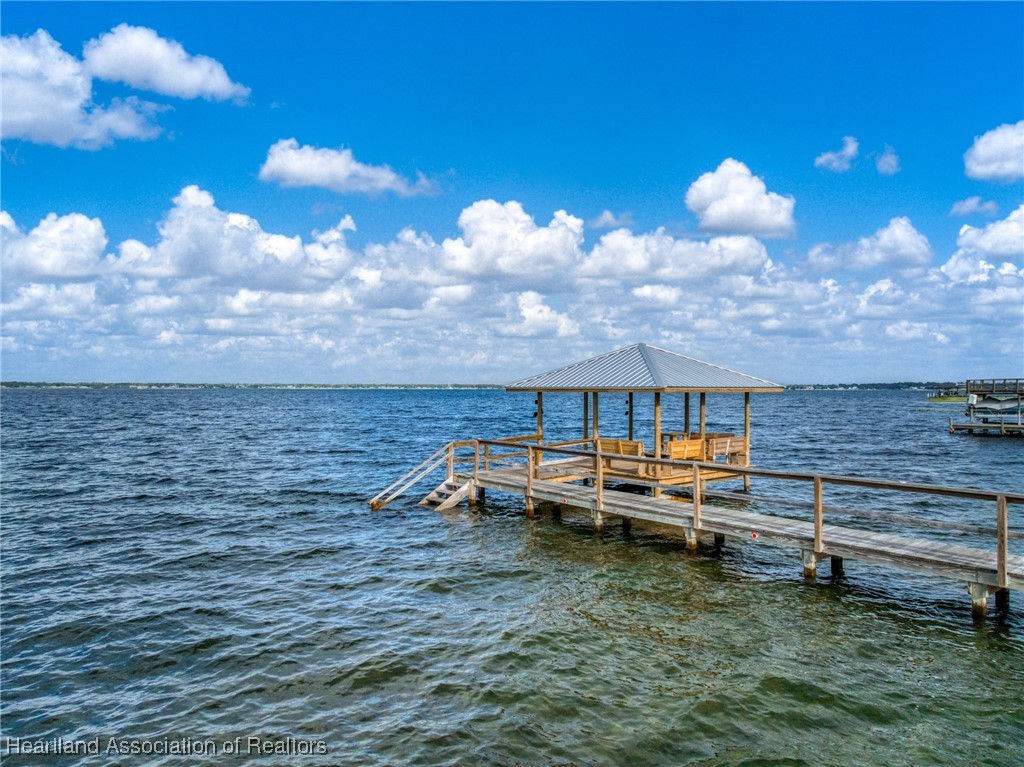 1561 Lakeview Drive 969