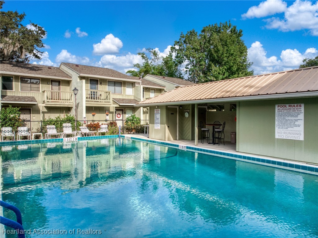 1561 Lakeview Drive 969