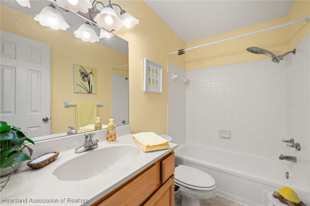 1561 Lakeview Drive 969