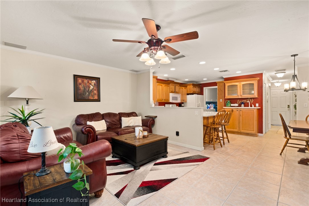 1561 Lakeview Drive 969