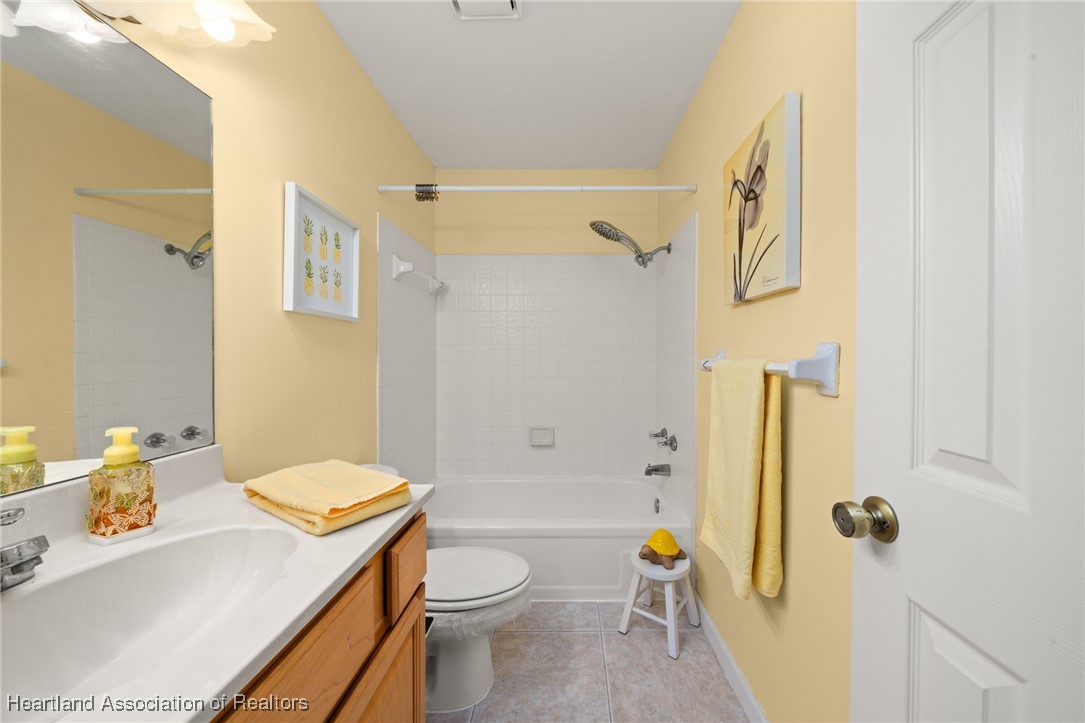 1561 Lakeview Drive 969