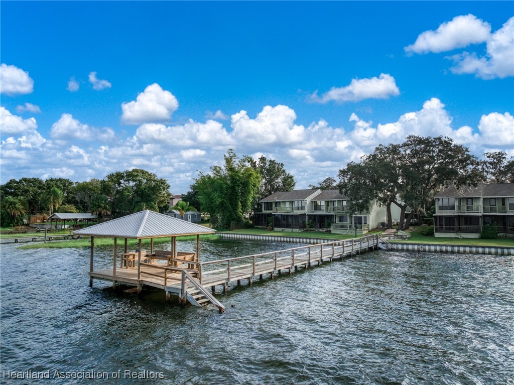 1561 Lakeview Drive 969