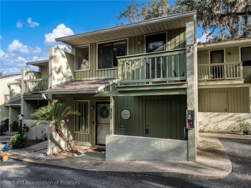 1561 Lakeview Drive 969