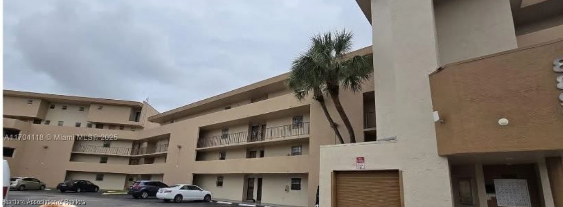 8897 fontainebleau Boulevard